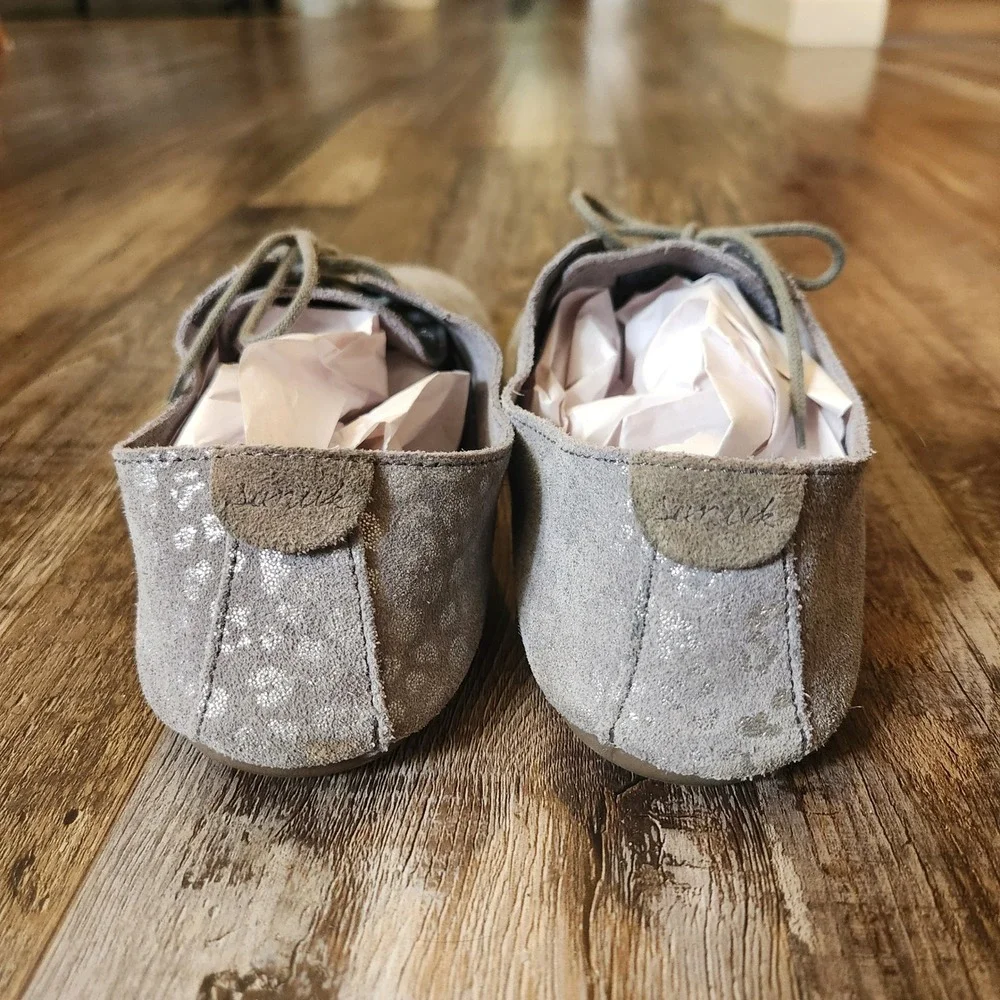 Sanuk lace up